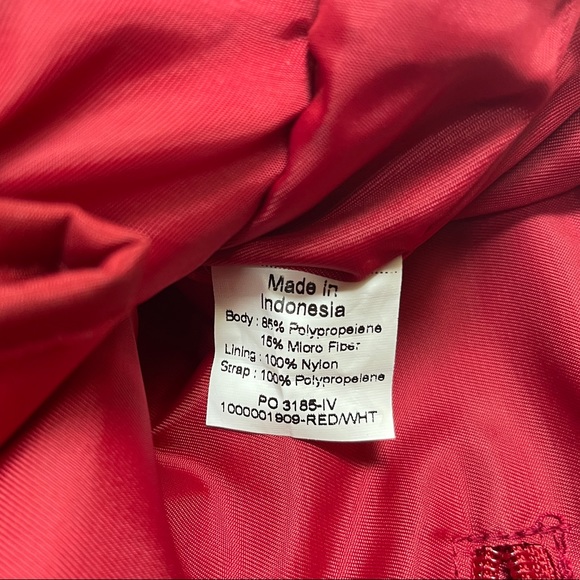 The Sak red crochet handbag with white hearts - Picture 10 of 12